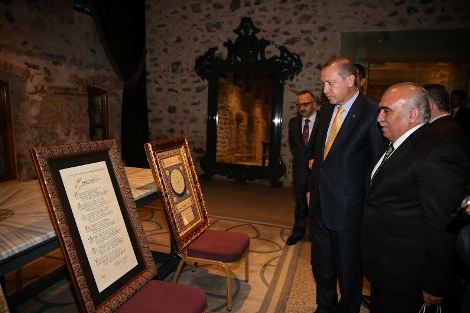 Başbakana anlamlı hediye