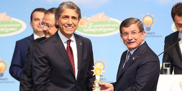 Başbakan’dan Başkan Mustafa Demir’e ödül