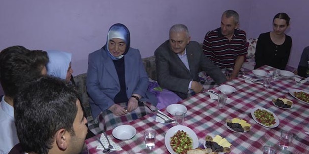 Başbakan'dan Sancaktepe'de iftar ziyareti!