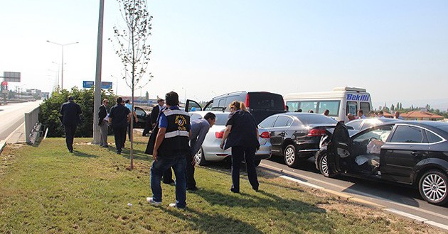 Başbakan'ın konvoyunda kaza