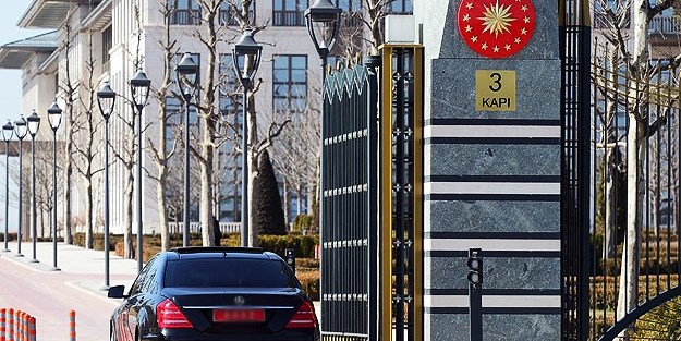 Başçı ve Babacan Saray'a çıktı