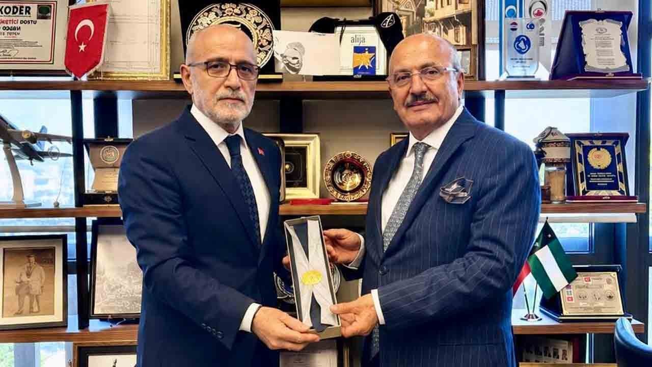 Başdanışman Yalçın Topçu, Taşköprü Belediye Başkanı Hüseyin Arslan’ı Külliye’de ağırladı