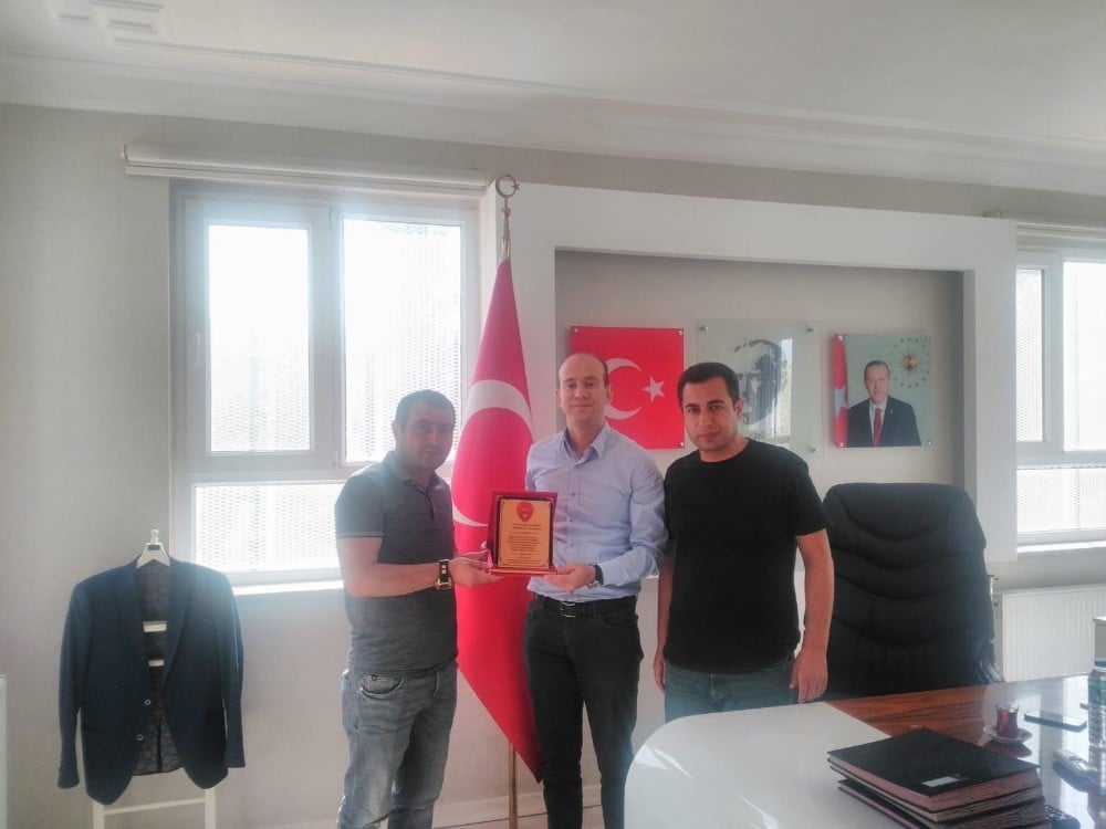 BAŞGAD’dan Beşiri İlçe Kaymakamına plaket 