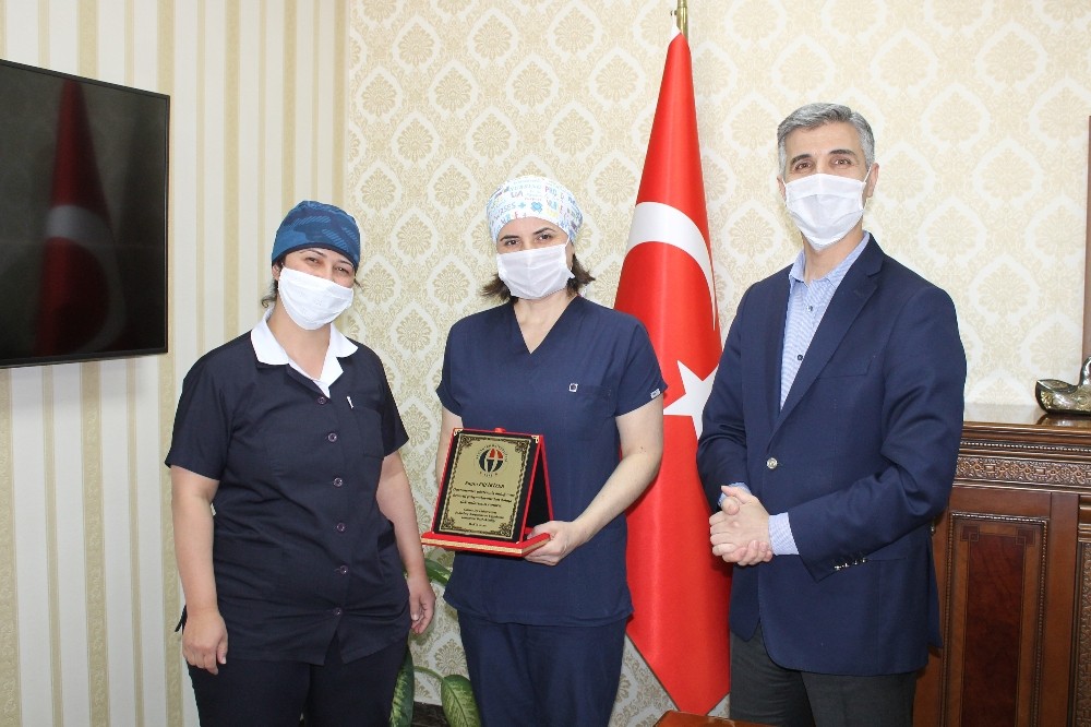 Başhekim Zengin hemşireleri unutmadı 