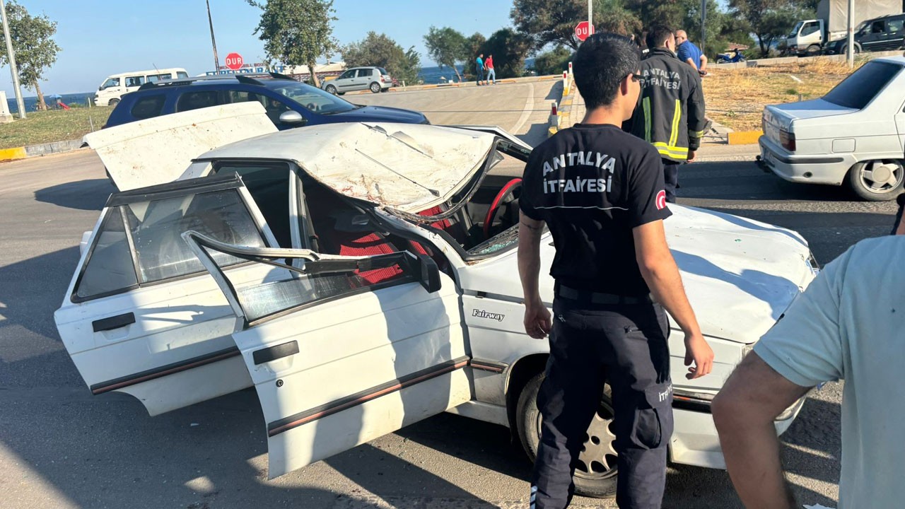 Başıboş at trafiği felç etti!