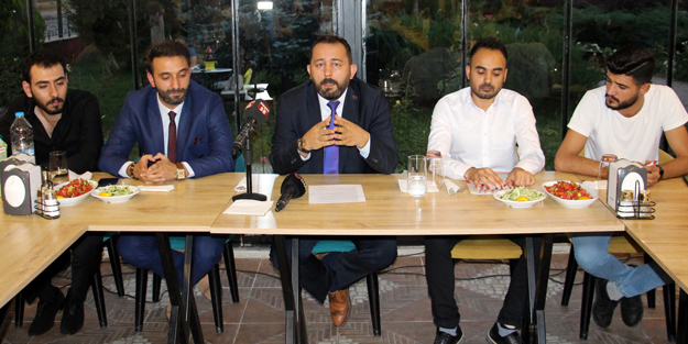 Basın açıklamasında duyurdu! Gelecek Partisi'nde istifa