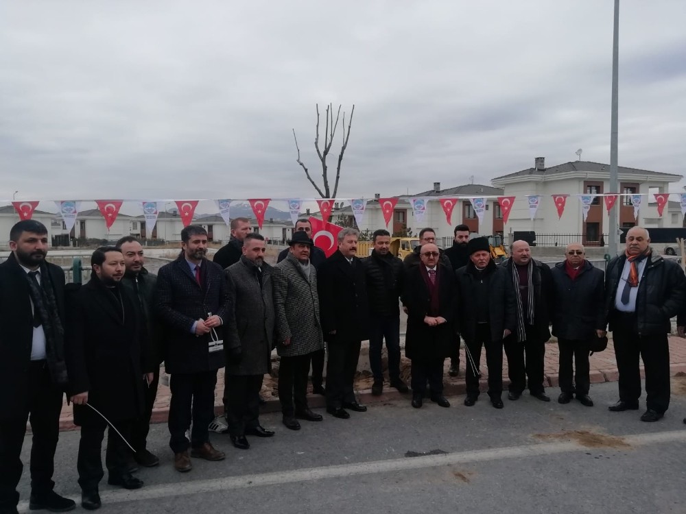 Basın mensupları, Çalışan Gazeteciler Gününde ağaç dikti 