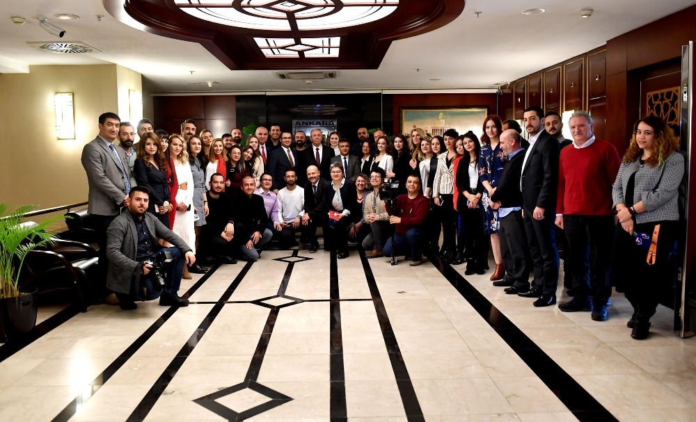 Basın Yayın Şube Müdürlüğü çalışanlarından Başkan Yavaş’a ziyaret 