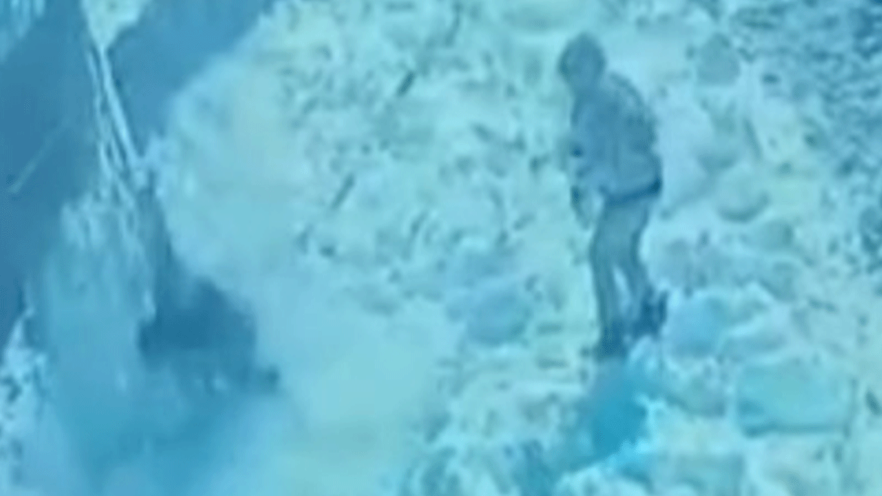 Başına buz kütlesi düşen çocuk ağır yaralandı!