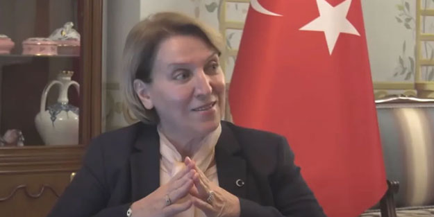 Başını açtı yine Sözcü'ye yaranamadı!