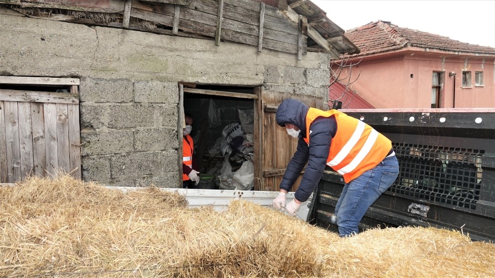 Başiskele Belediyesi 65 yaş üstü vatandaşın saman talebini karşıladı 
