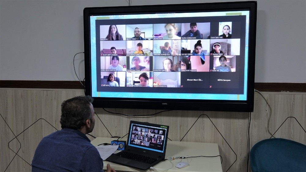 Başiskele Çocuk Üniversitesi’nde online eğitimler başladı 