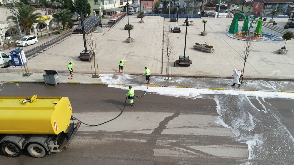 Başiskele’de dezenfekte çalışmaları sürüyor 