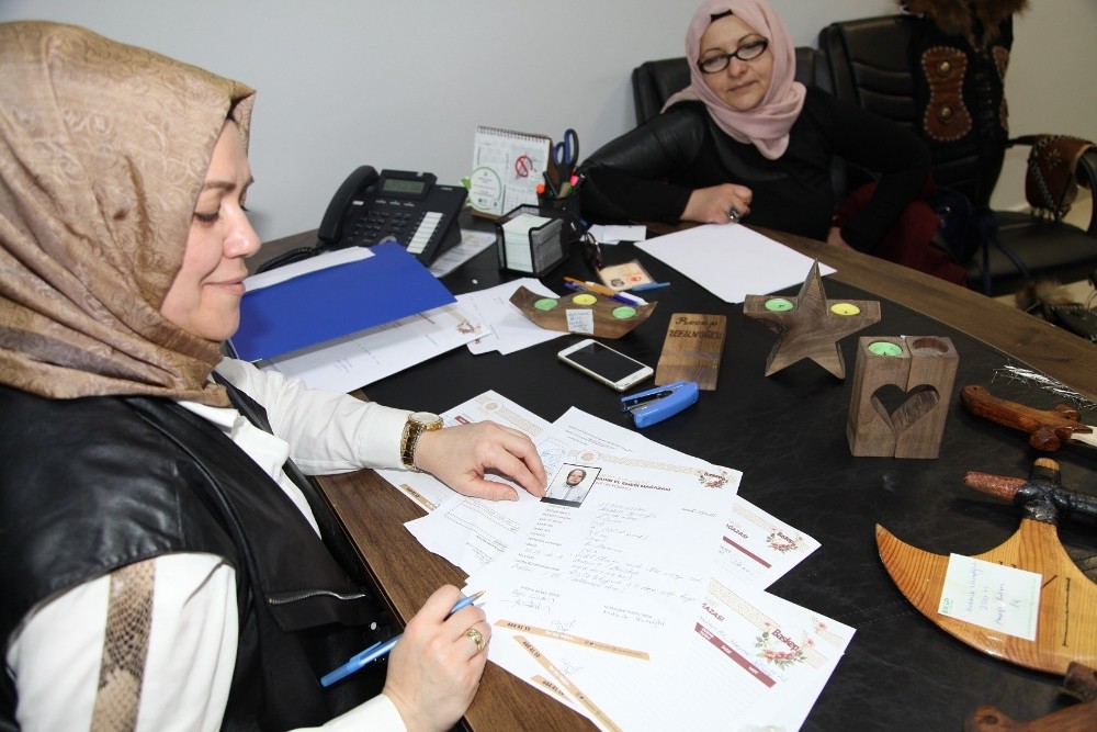 Başiskele’de ev hanımlarının hünerleri kazanca dönüşüyor 