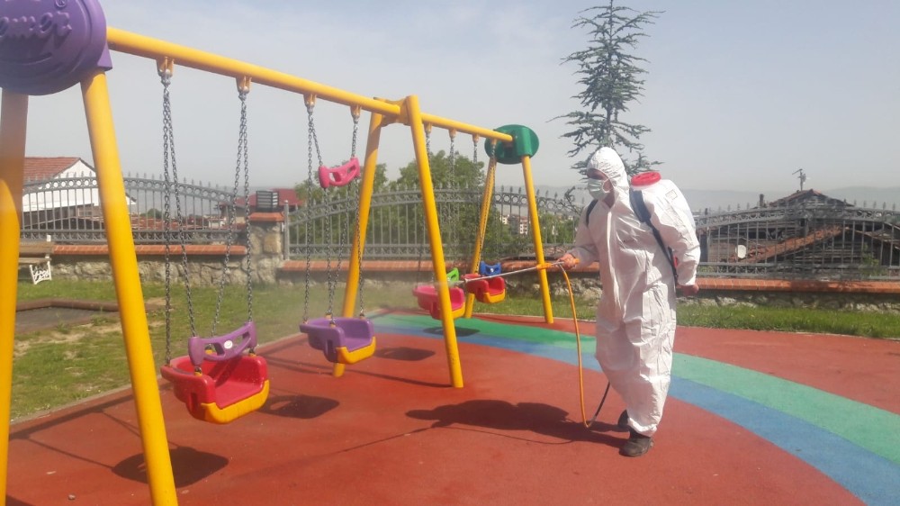 Başiskele’de parklar çocuklar için hazırlandı 