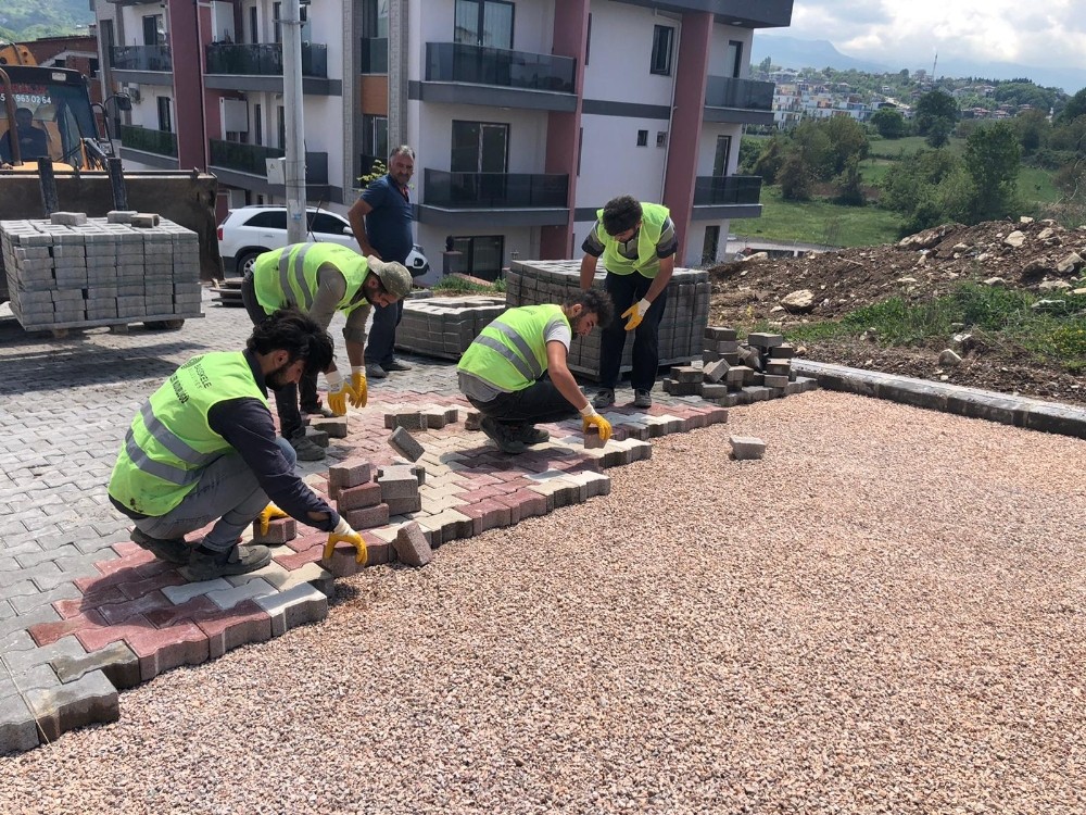 Başiskele’ye yeni parke yollar yapılıyor 