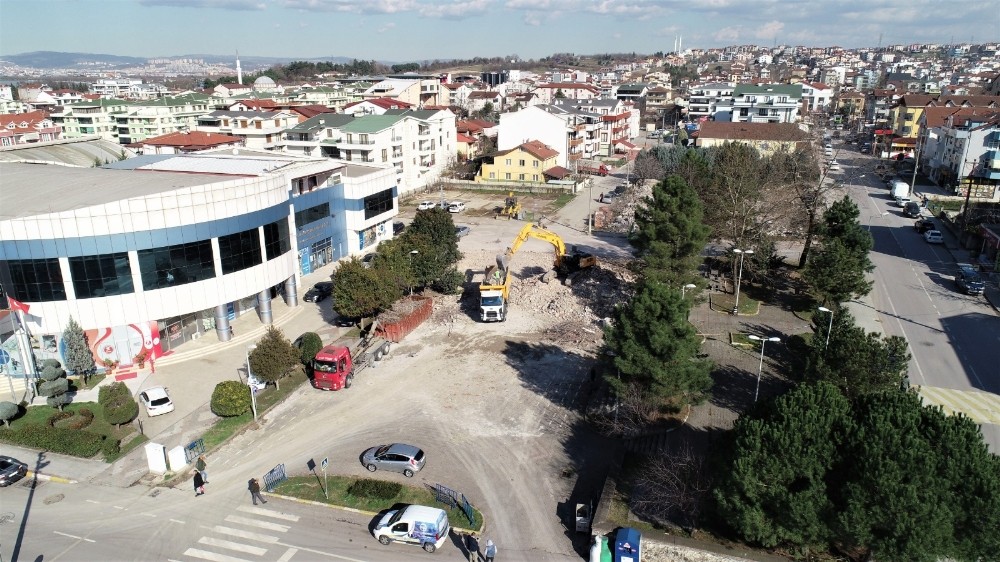 Başiskele’ye yeni semt meydanı 