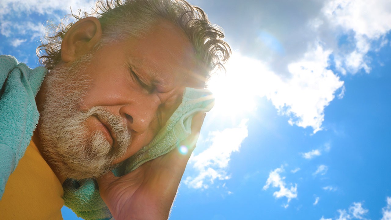 Basit önlemler hayat kurtarır! Yaz sıcaklarında kalp krizi alarmı