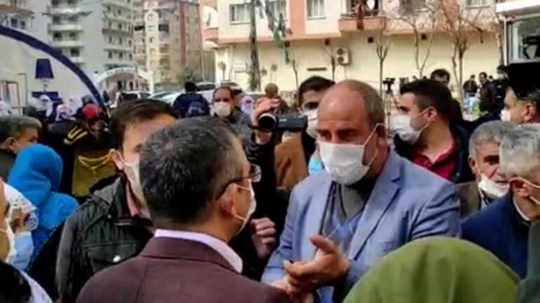‘Başka işleri için gelmişler de bizi de görmek istemişler! CHP’nin araya sıkıştırdığı göstermelik ziyarete ailelerden ‘geç kaldınız’ tepkisi