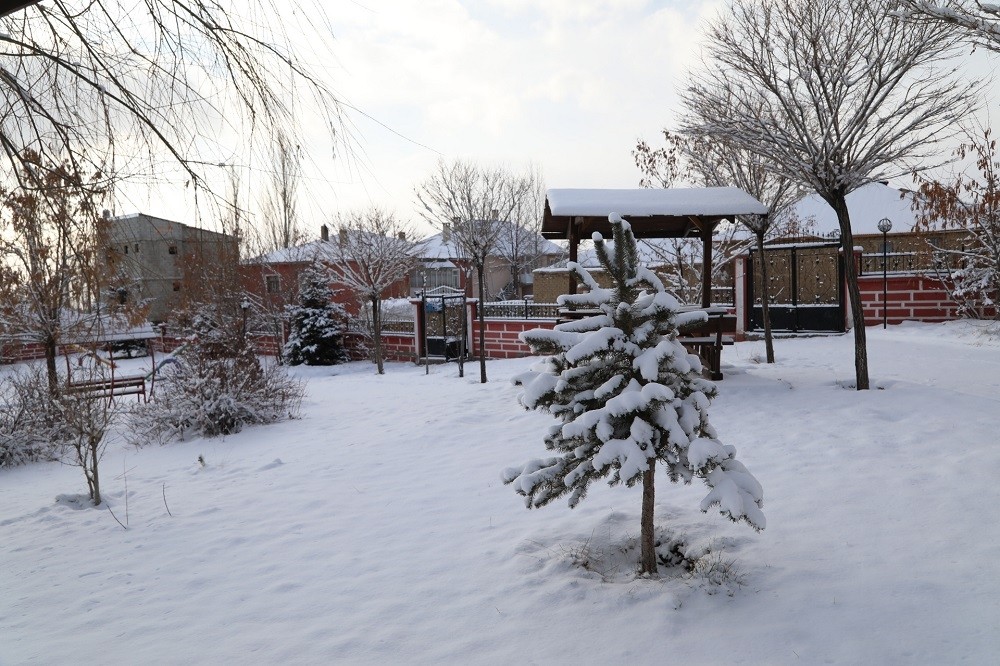 Başkale beyaza büründü 