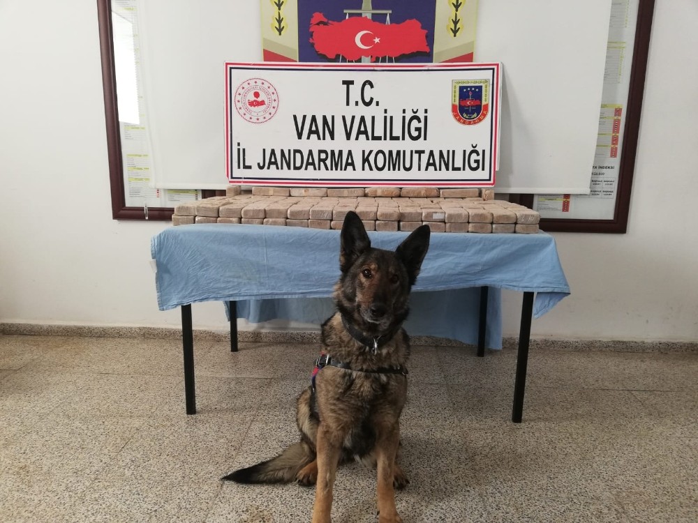 Başkale’de 69 kilo eroin ele geçirildi 