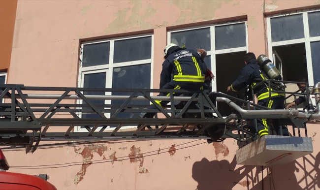 Başkale'de deprem ve yangın tatbikatı düzenlendi