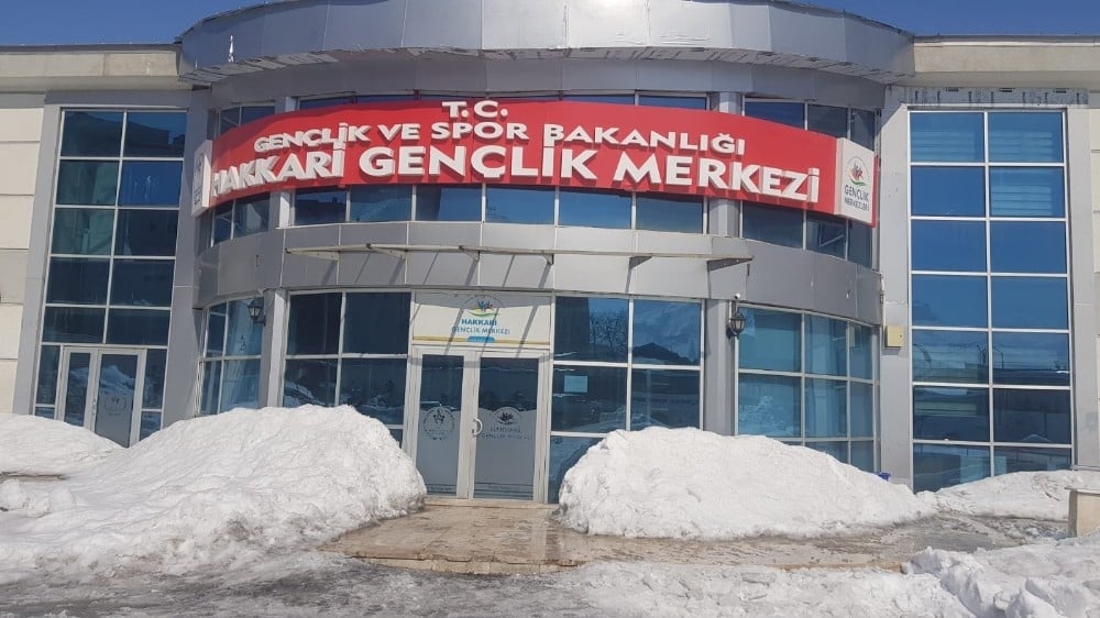 Başkale’deki depremzedeler için yardım kampanyası 