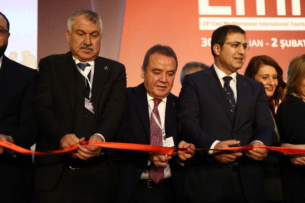 Başkan Böcek EMITT Fuarı’nda: 