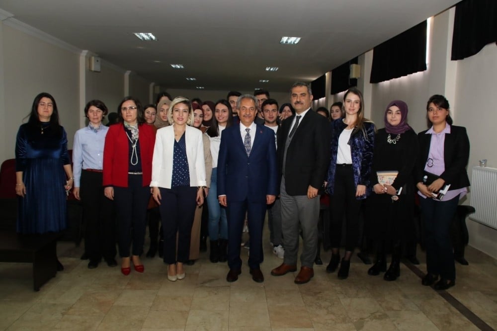 Başkan Akkaya geleceğin sağlıkçıları ile buluştu 