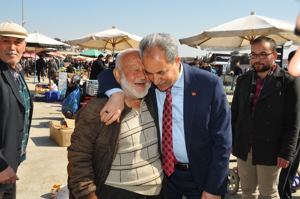 Başkan Akkaya’dan pazar esnafına ziyaret 