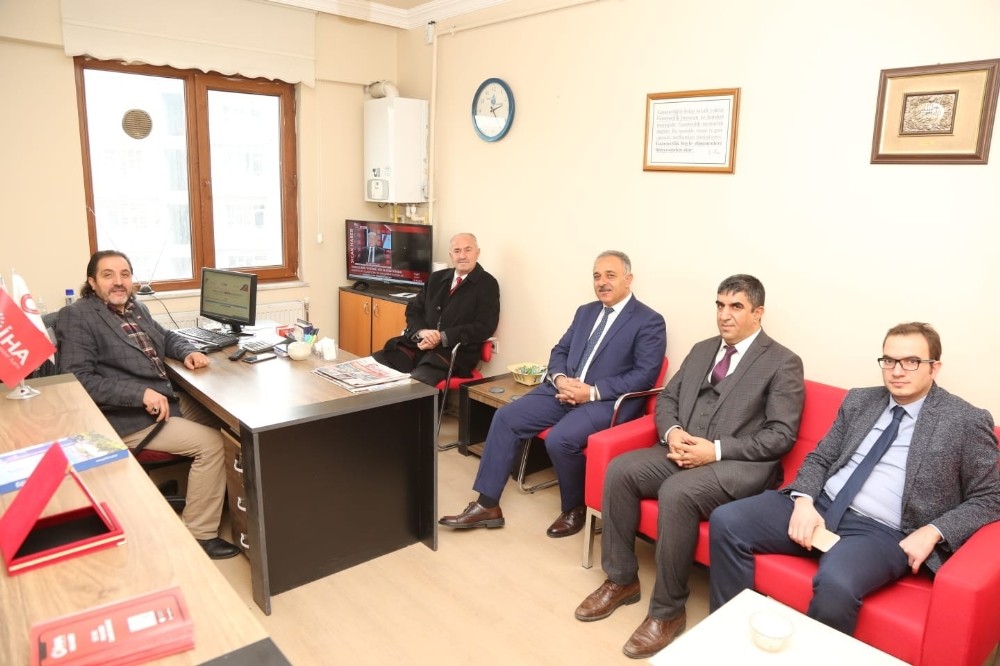 Başkan Akman’dan İHA’ya ziyaret 