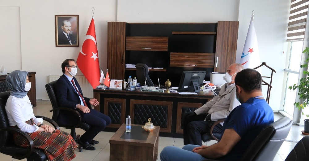Başkan Akman’dan sağlık çalışanlarına moral ziyareti 