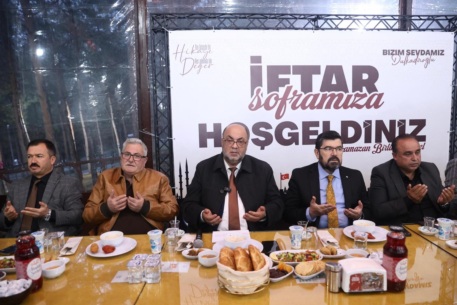 Başkan Akpınar, 105 mahalle muhtarıyla iftarda buluştu