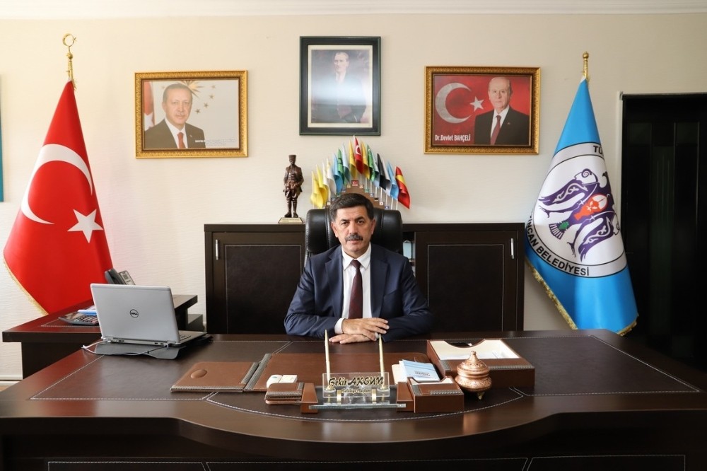 Başkan Aksun: “Bu topraklar için canını feda eden kahraman şehitlerimizin manevi huzurlarında saygıyla eğiliyorum” 