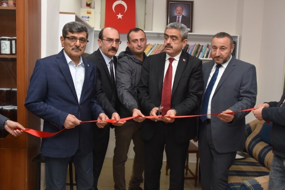 Başkan Alıcık, Öğretmen Baki Çuval Kitaplığı’nın açılışına katıldı 