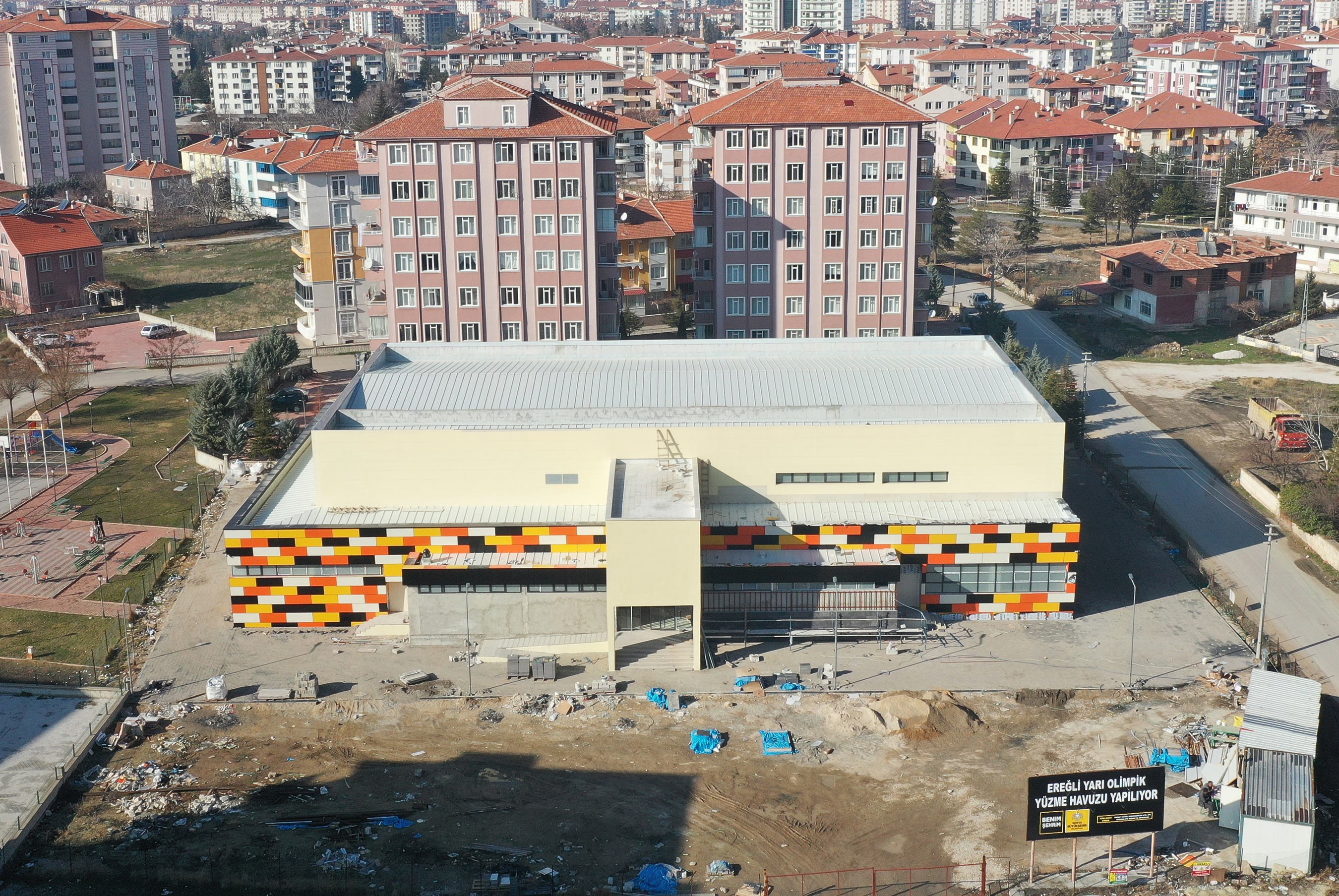 Başkan Altay: Ereğli yarı olimpik yüzme havuzu inşaatında sona geldik