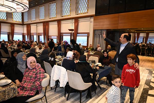 Başkan Altay Konya'daki Gazzeli ailelerle iftar sofrasında buluştu