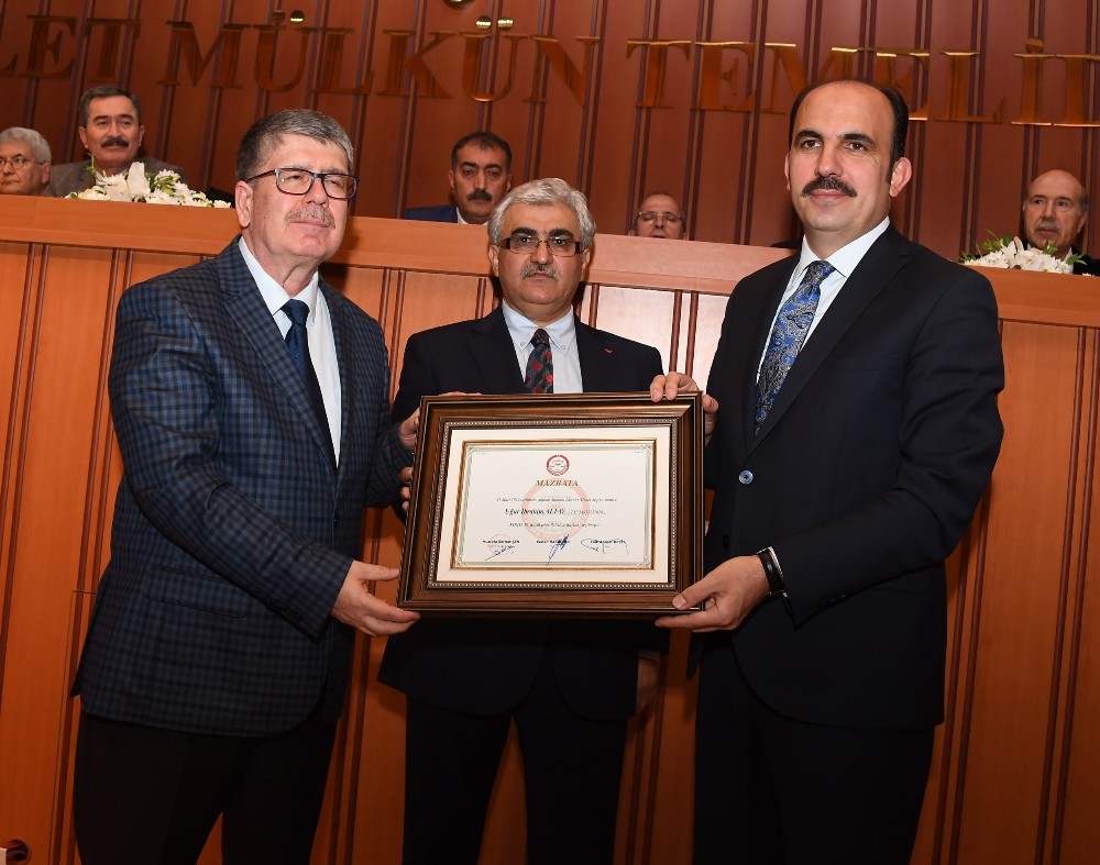 Başkan Altay ve ilçe belediye başkanları mazbatalarını aldı 