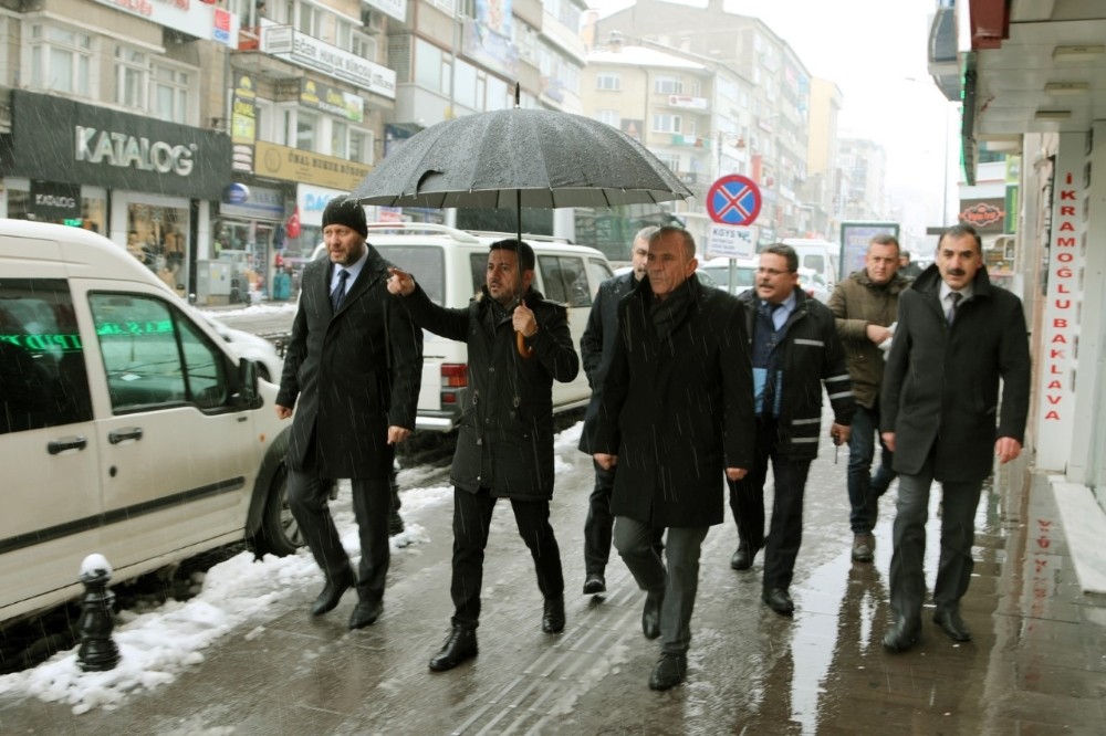 Başkan Arı, karla mücadele çalışmalarını inceledi 