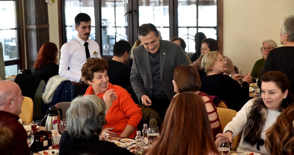 Başkan Ataç Süleyman Çakır mezunlarıyla kahvaltıda buluştu 