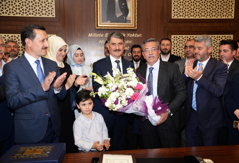 Başkan Ayhan Yılmaz görevi devraldı 