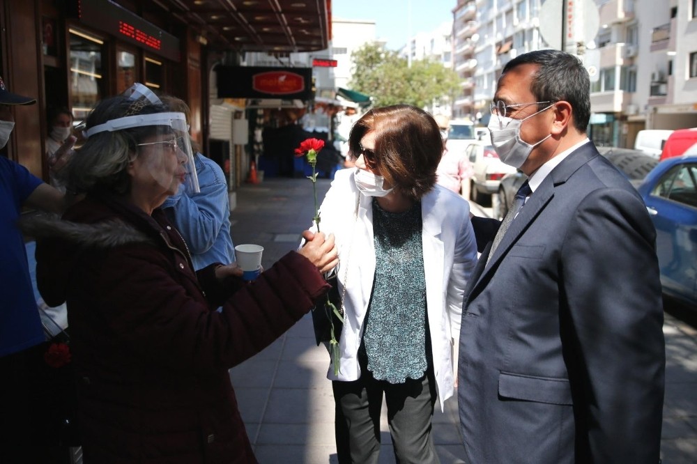 Başkan Batur, 65 yaş ve üstü Konaklılarla bir araya geldi 