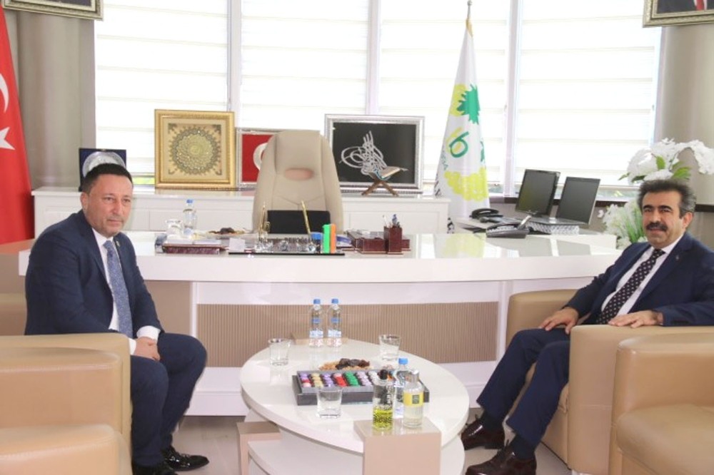Başkan Beyoğlu: “Bağlar’ımıza ve diğer belediyelerimize her türlü desteği veren valimize teşekkür ediyoruz” 