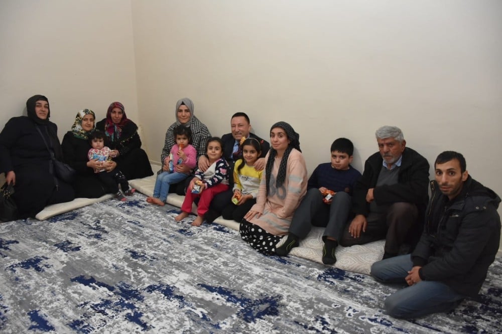 Başkan Beyoğlu yeni yıla girilirken yetimlerin yüzünü güldürdü 