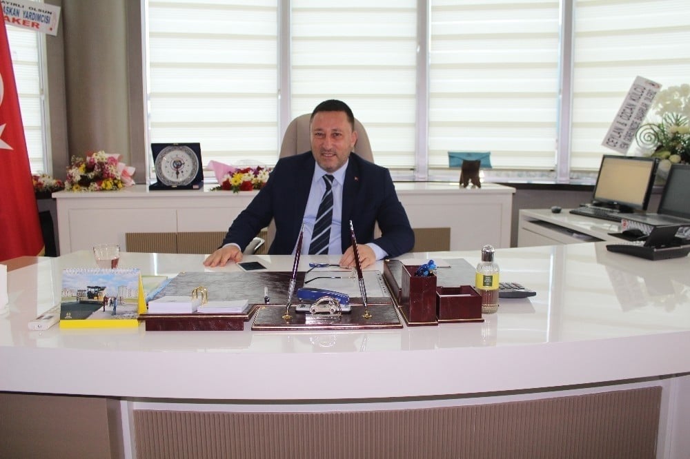 Başkan Beyoğlu’ndan mahalli sanatçılara anlamlı destek 