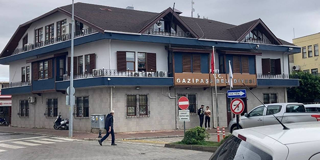 Başkan bile yaya kaldı! CHP'li belediye bir koltuğa sahip çıkamadı