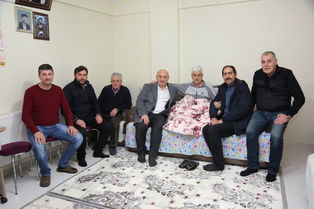 Başkan Bıyık vatandaşın içinde 