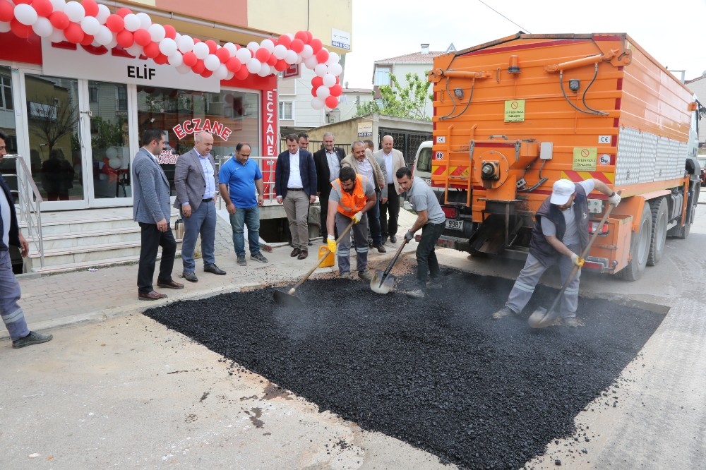 Başkan Bıyık, yol bakım çalışmalarını inceledi 