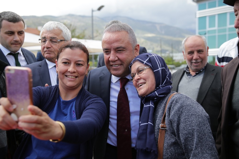 Başkan Böcek anketten en başarılı ikinci başkan çıktı 