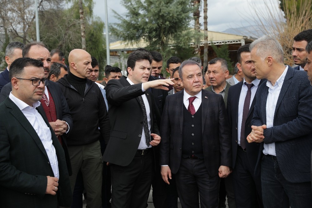 Başkan Böcek Demre’de 